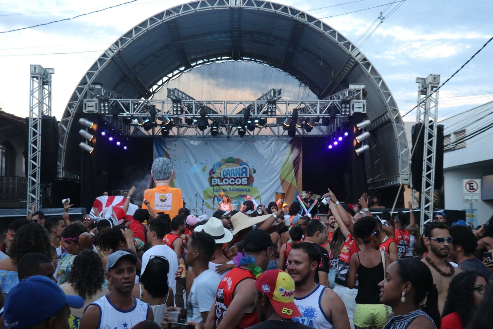 Estação Folia 2025 começa nesta sexta-feira; confira a programação do Carnaval de Santa Bárbara