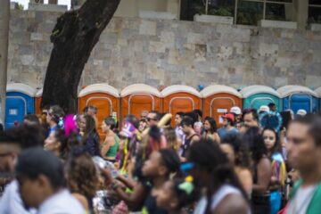 Carnaval de BH: Prefeitura promete mais de 13 mil banheiros químicos na capital