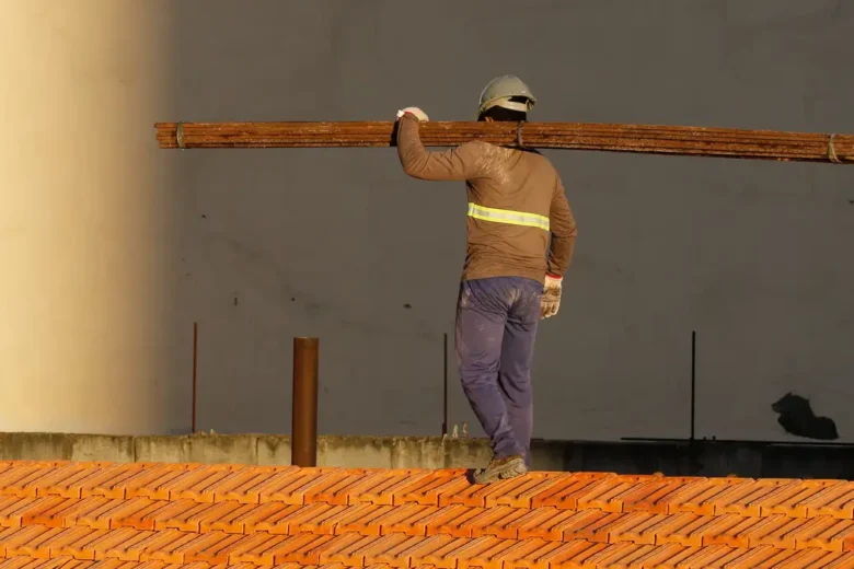 Construtora oferece 21 vagas de trabalho na construção civil em Itabira; saiba mais