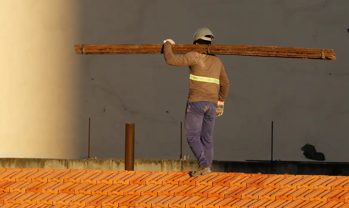Construtora oferece 21 vagas de trabalho na construção civil em Itabira; saiba mais