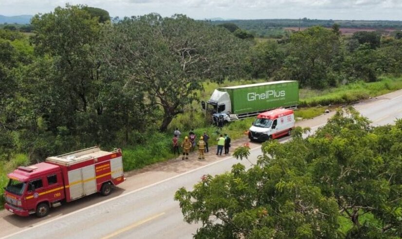 Colisão frontal na BR-040 em Paracatu deixa três mortos, incluindo uma criança