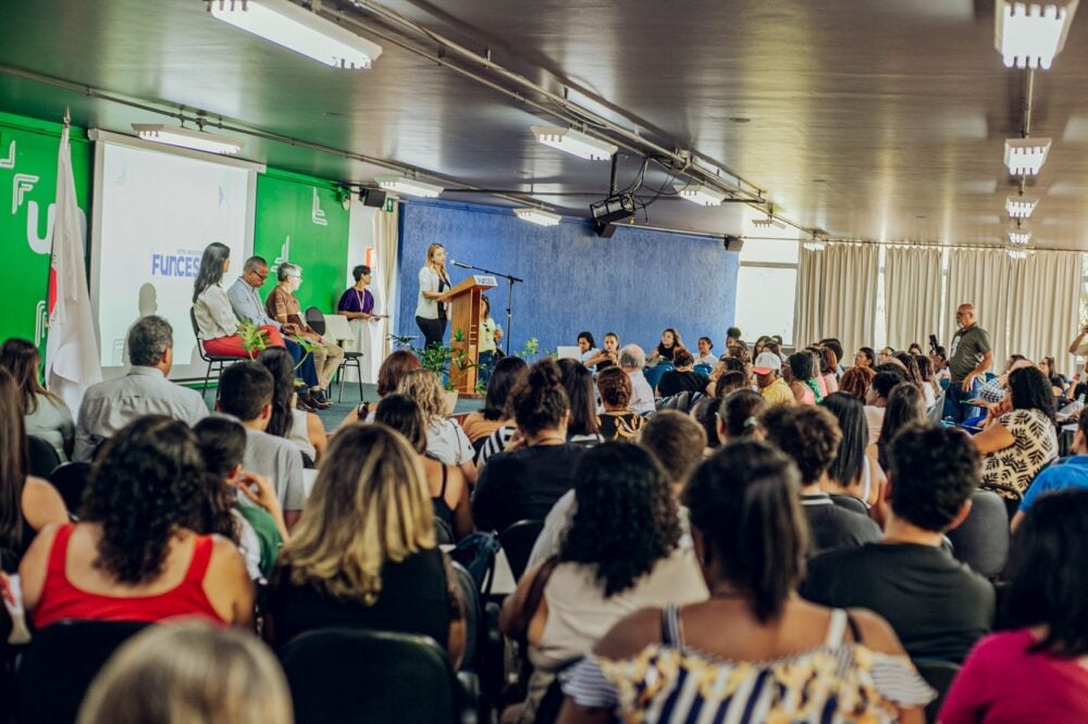 Leonardo Sette e Cássio Hermes debatem o bem-estar mental do trabalhador na Conferência Municipal de Saúde