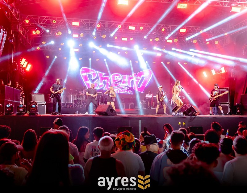 Banda Cheiro de Amor agita a noite de domingo no “Carna Barão”; confira a galeria de fotos