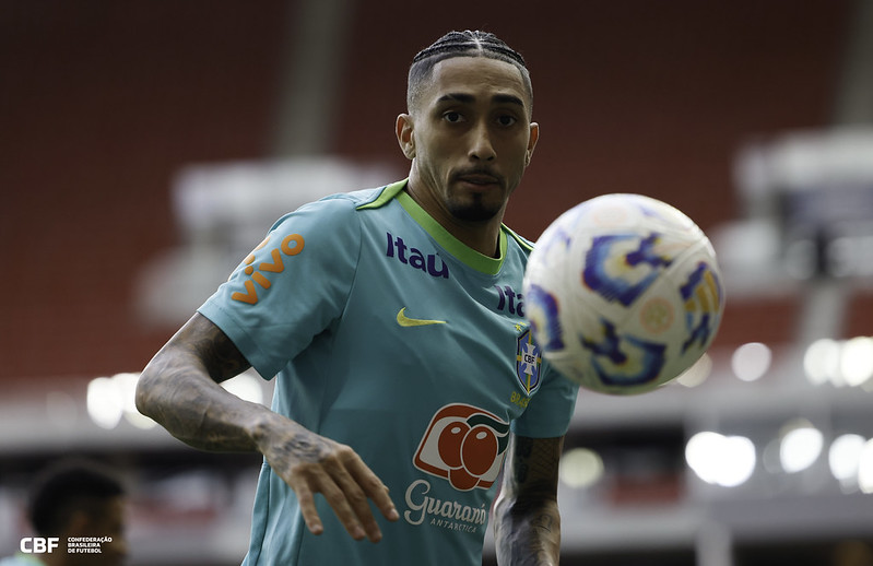 Raphinha aguça clima para Argentina x Brasil: “Porrada, dentro e fora de campo. F…-se eles”