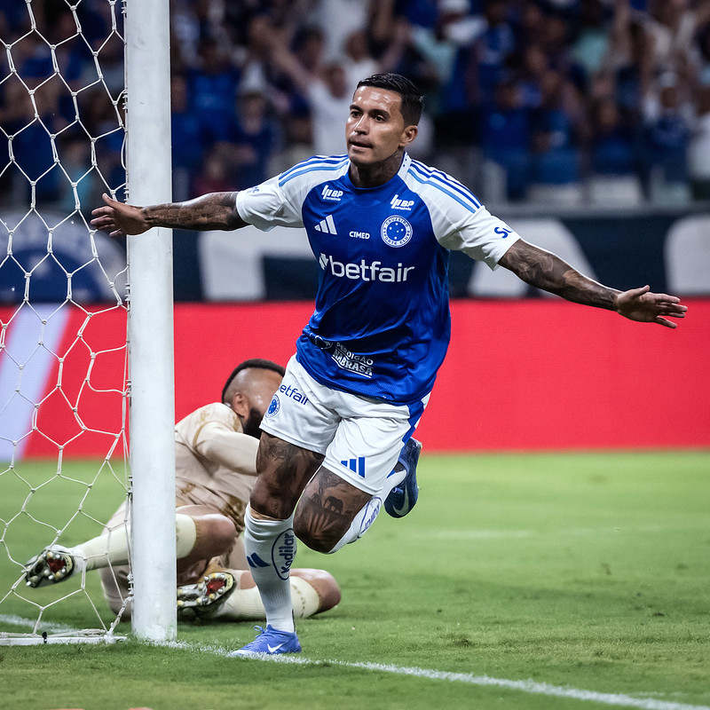 Dudu e Gabigol marcam e Cruzeiro supera o estreante Mirassol no Mineirão