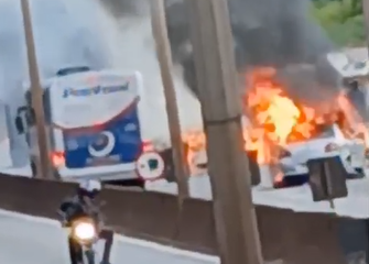 Rodovia BR-381 é fechada após incêndio em veículo e suspeita de assaltos