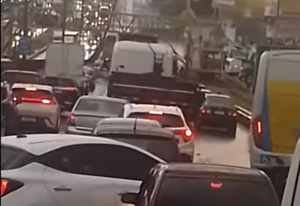 Chuvas provocam alagamentos e colocam Belo Horizonte em alerta nesta quinta-feira