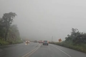 Temporal causa alagamentos e dificulta trânsito no Anel Rodoviário e BR-381