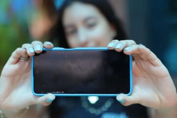 Conselho de Educação edita diretrizes sobre celular em sala de aula