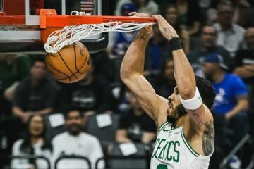 Jayson Tatum deixa jogo com lesão, Celtics derrotam Kings e emplacam 6ª vitória seguida na NBA