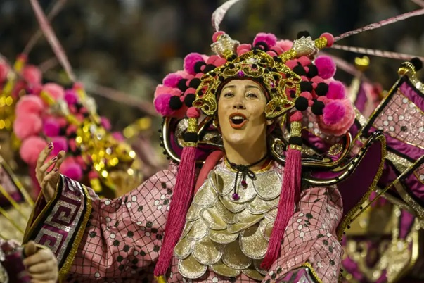 Rosas de Ouro é campeã do carnaval das escolas de samba de São Paulo