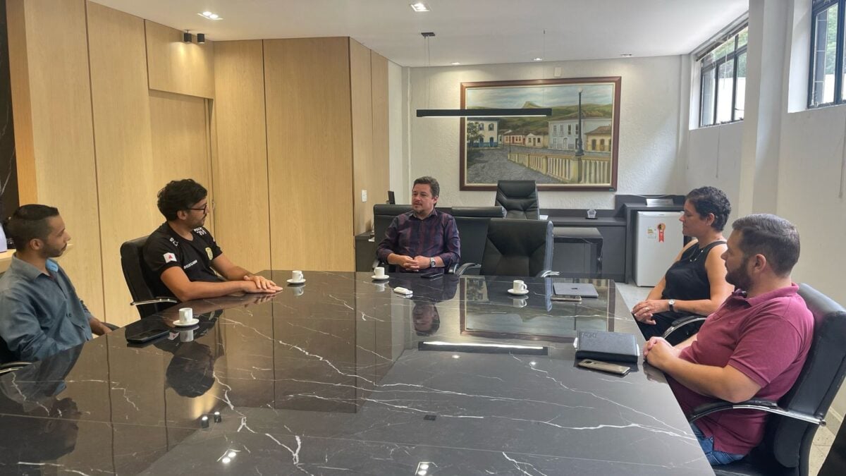 Câmara e Polícia Civil discutem ampliação de atendimentos para emissão da Carteira de Identidade Nacional em Itabira   