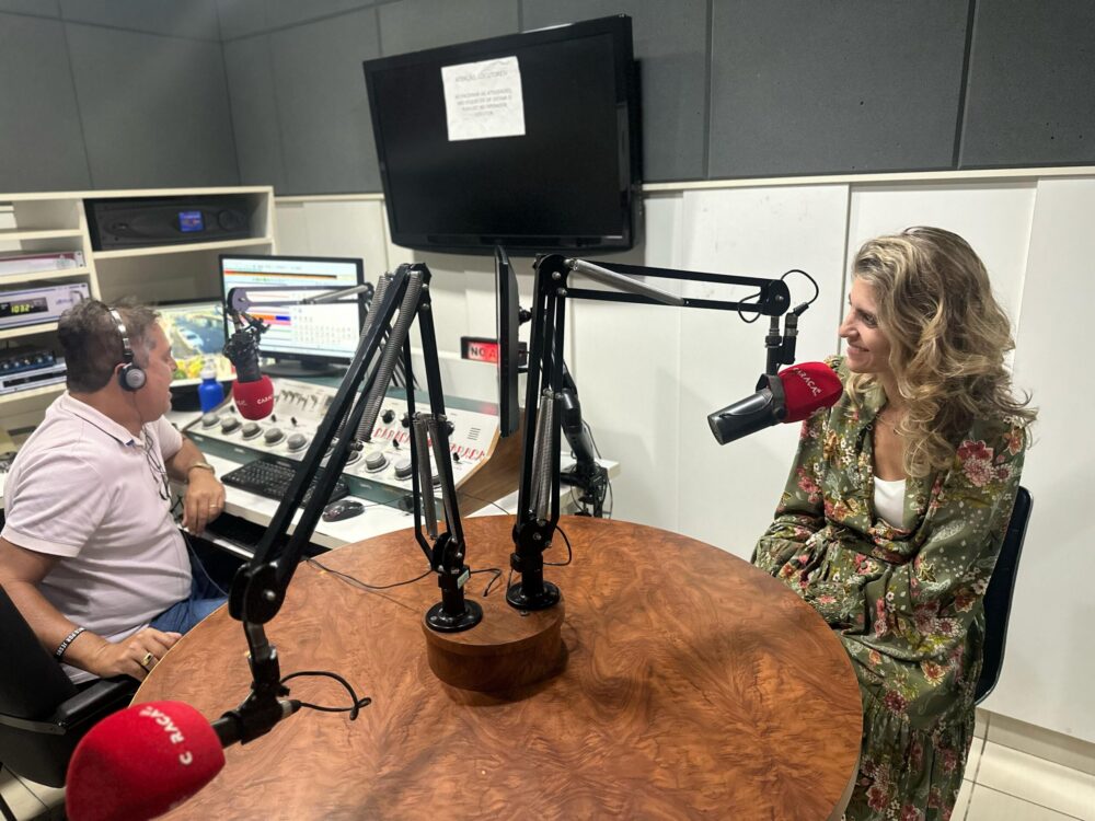 Em entrevista à Rádio Caraça, a primeira dama de Itabira, Raquell Guimarães, fala sobre vida pública, direito das mulheres e ativismo social