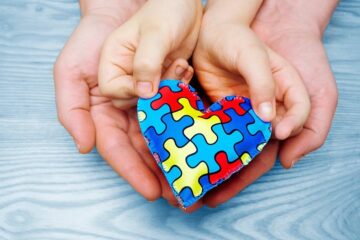 Seminário “Autismo: entender para acolher” promove rodas de conversa sobre inclusão e equipe multidisciplinar em Itabira