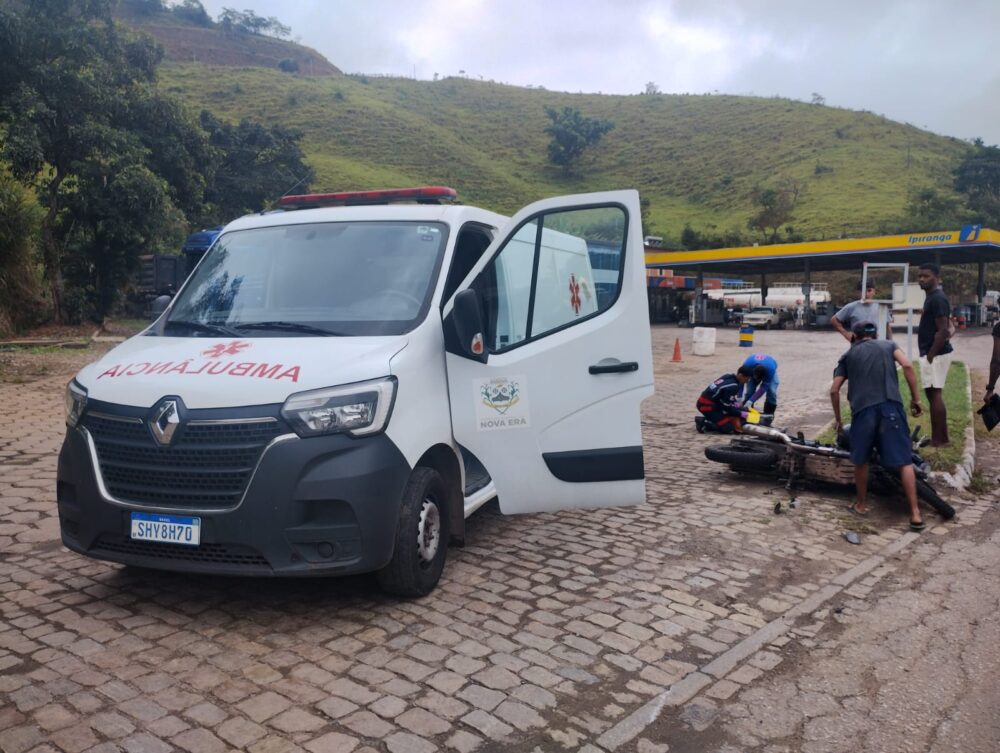 Colisão entre moto e carreta deixa motociclista ferido na BR-381, em Nova Era