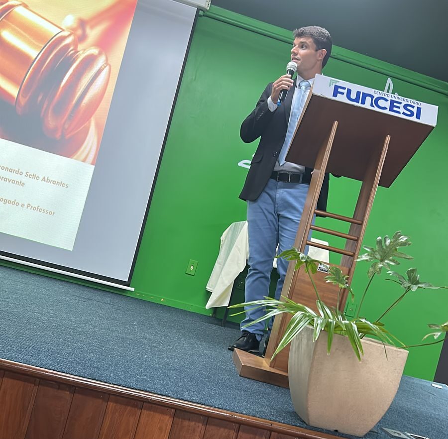 Leonardo Sette e Cássio Hermes debatem o bem-estar mental do trabalhador na Conferência Municipal de Saúde