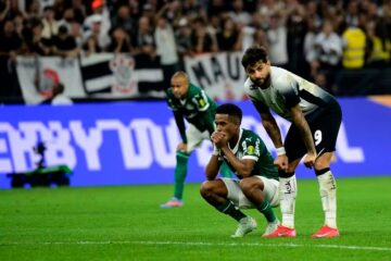 Um descontrolado Palmeiras, comandado por um descontrolado treinador, perde uma descontrolada decisão