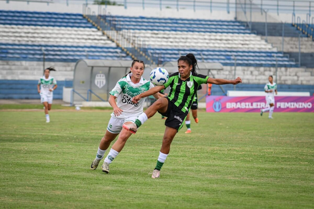 Jogadoras do América denunciam assédio de árbitro do Brasileiro Feminino