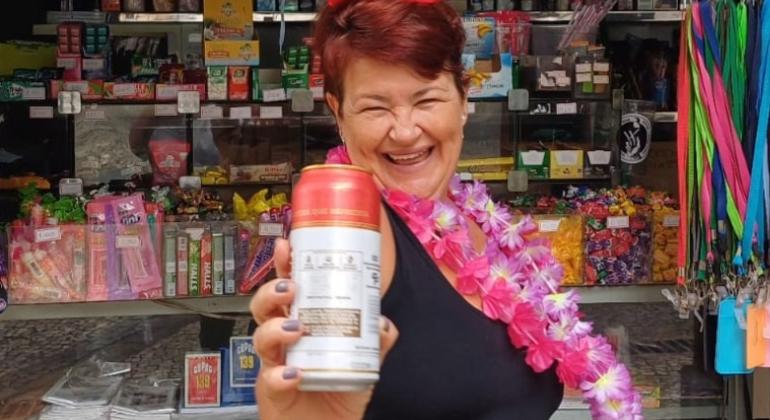 Carnaval 2025: comércio em geral poderá vender bebidas e adereços durante folia em BH