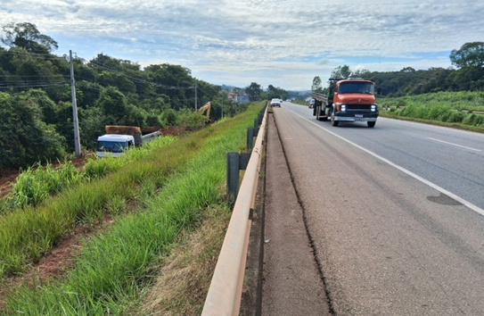 Com várias frentes de serviço na rodovia, concessionária inicia trabalhos emergenciais na BR-262