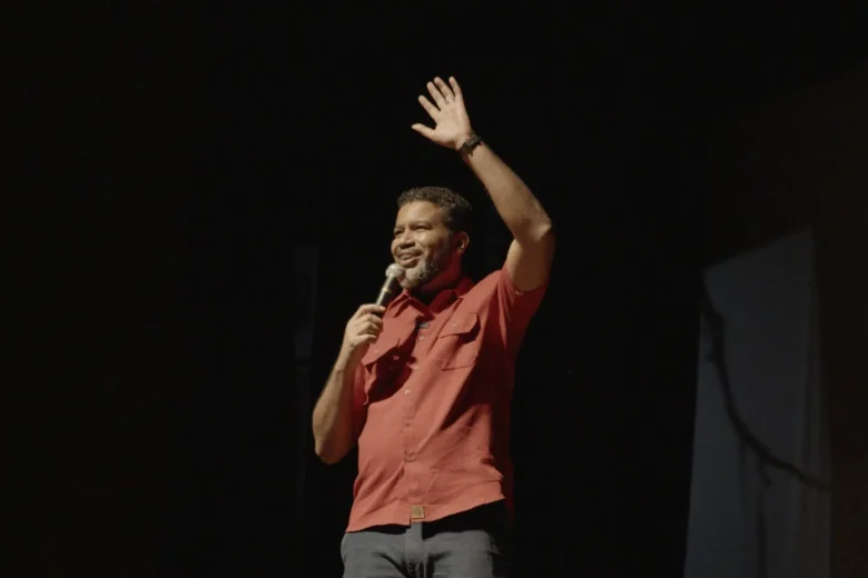 Itabira: humorista Thiago Carmona fará duas apresentações na Semana do Trabalhador; saiba mais