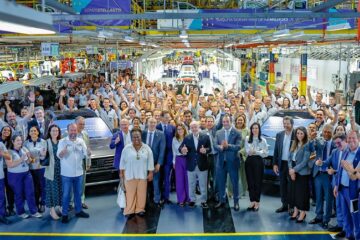 Lula inaugura centro da empresa automotiva Stellantis, o maior da América Latina, em Betim