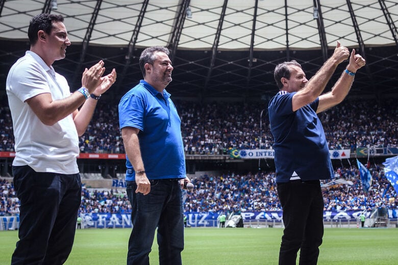 “Erramos muito em contratações”, diz Pedrinho sobre mercado do Cruzeiro