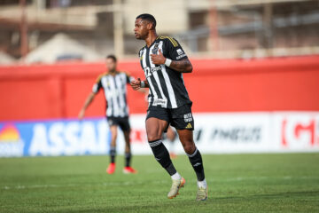 Atlético emite nota sobre suposto veto à contratação do atacante Júnior Santos