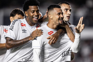 Hulk reage à provocação de Zé Ivaldo e defensor brinca: “Já estava acostumado a fazer gol em cima dele”