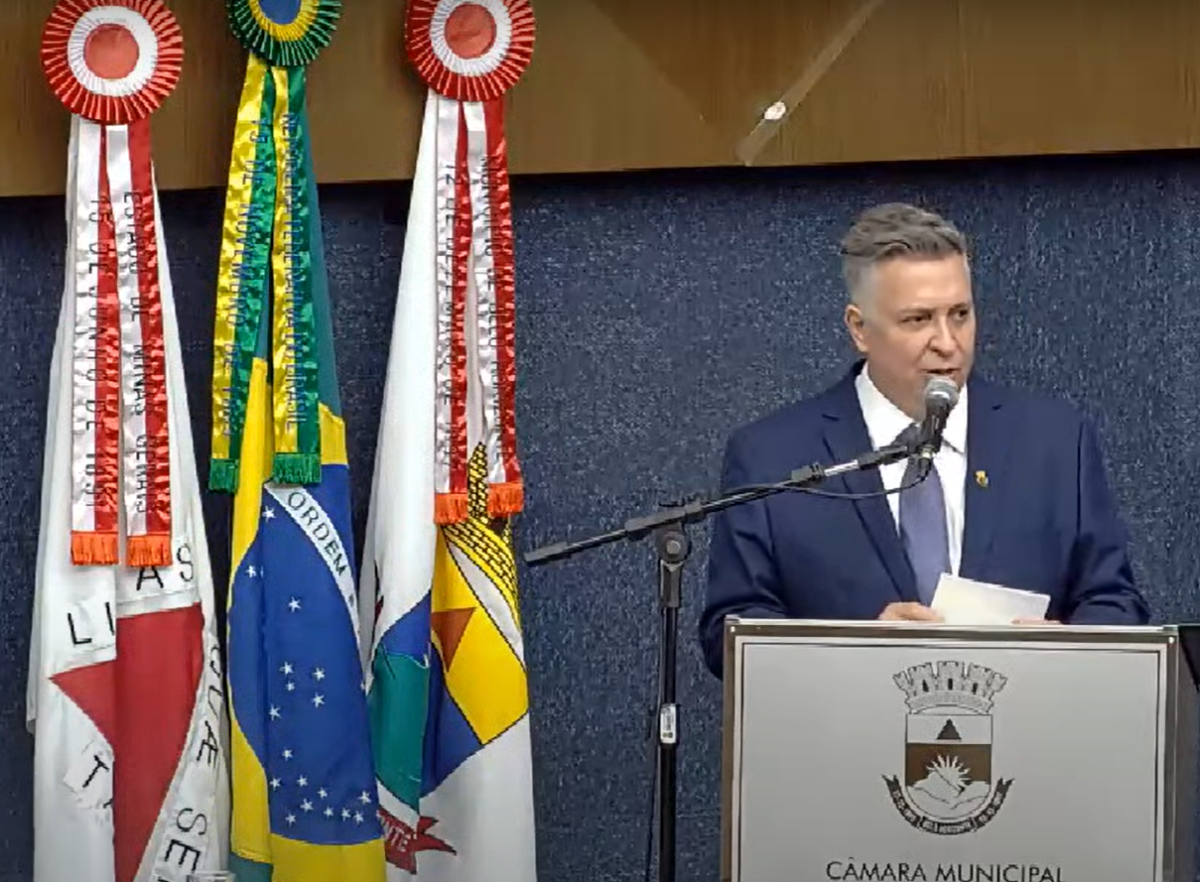 Álvaro Damião toma posse como prefeito de Belo Horizonte e promete harmonia com Câmara Municipal