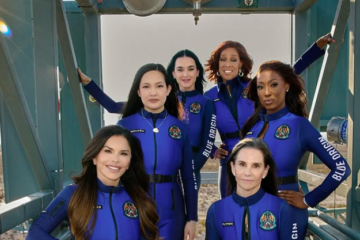 Katy Perry faz viagem de 10 minutos ao espaço com voo 100% feminino