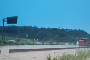 Anel Rodoviário registra pontos de alagamento durante forte chuva em BH