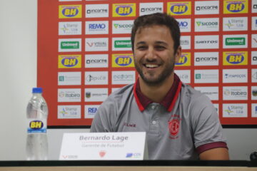 Bernardo Lage é apresentado no Valério, revela que negou proposta de clube dos EUA e afirma: “O objetivo é o acesso”
