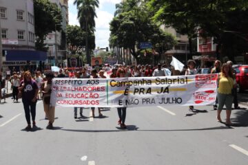 Servidores da educação municipal de BH querem recomposição salarial imediata