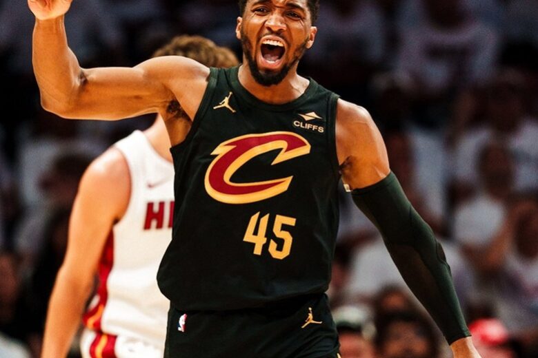 Cavaliers “varrem” Heat com recorde e avançam nos playoffs da NBA; Warriors abrem 3 a 1