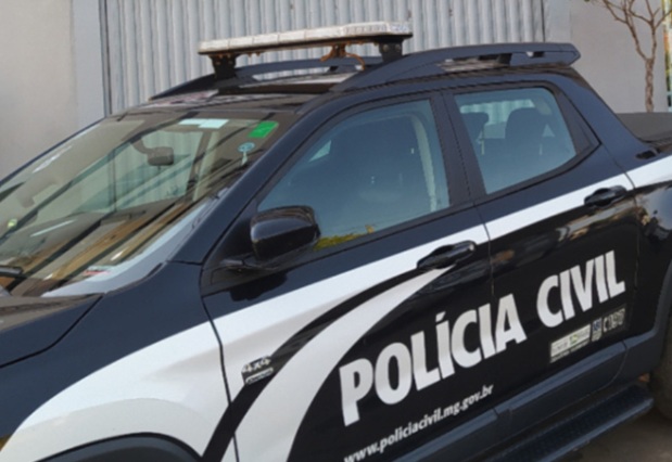 Dupla é indiciada por tortura após jogar gasolina e queimar mãos de homem suspeito de furto em Conselheiro Lafaiete