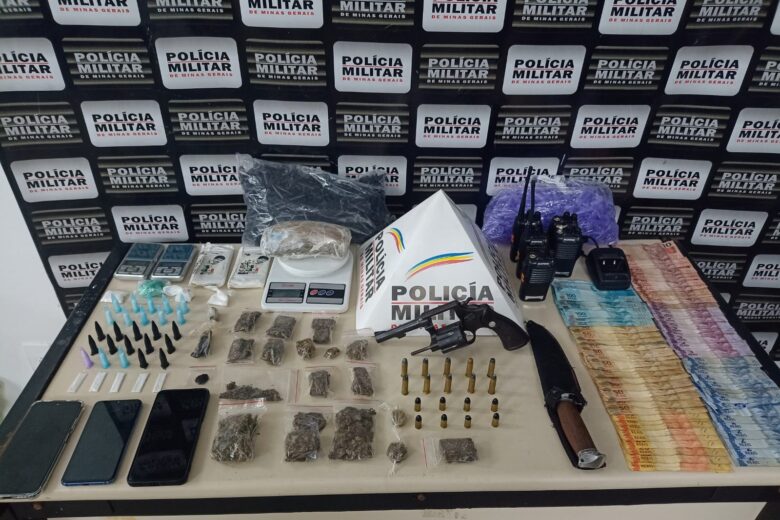 Polícia Militar prende trio por tráfico de drogas e apreende arma, munições e dinheiro em João Monlevade