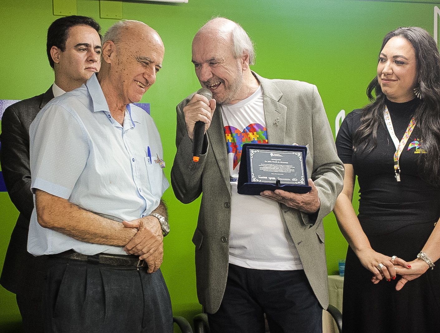 “Ser feliz e deixar as pessoas felizes”: Dr. Júlio Tércio é homenageado durante o I Seminário Funcesi Azul