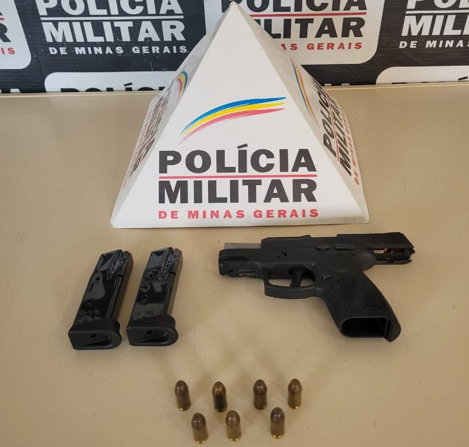 Adolescente é flagrado com pistola dentro de escola em Nova Era; arma pertencia ao pai