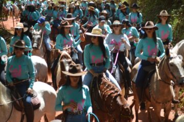 Protagonismo feminino: Cavalgada do Batom reúne mais de 600 pessoas em Santo Antônio do Rio Abaixo