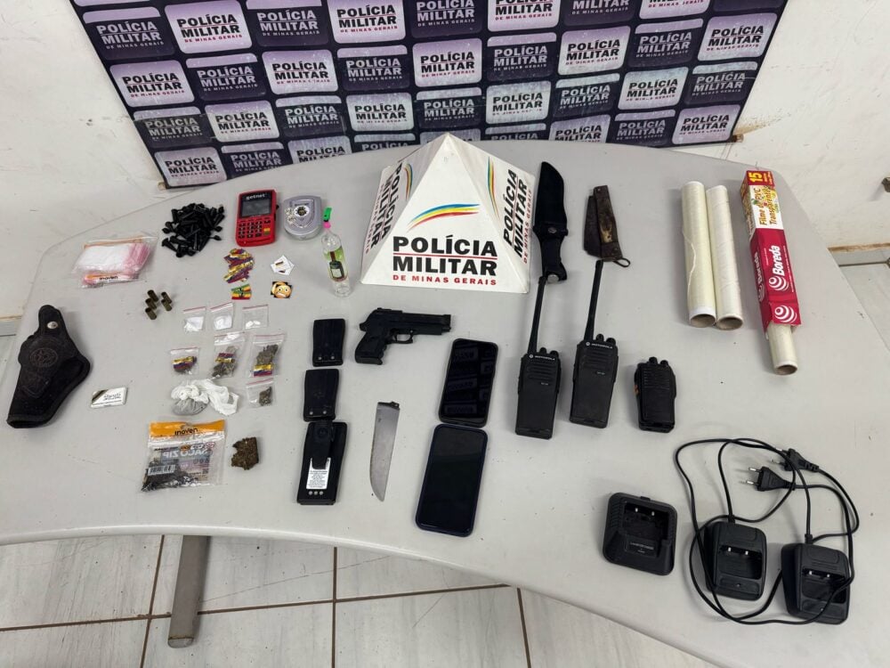 Dupla é detida pela Polícia Militar por tráfico de drogas no bairro Nova Vista, em Itabira