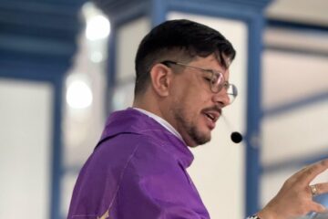 Padre Anderson comanda edição especial do ‘Abraço do Pai’ na Semana Santa pela Caraça FM