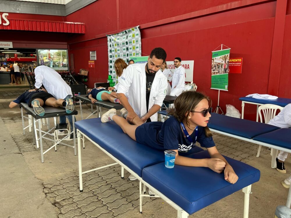 Estudantes da Funcesi garantem cuidado especializado aos competidores da Corrida DeFato Saúde