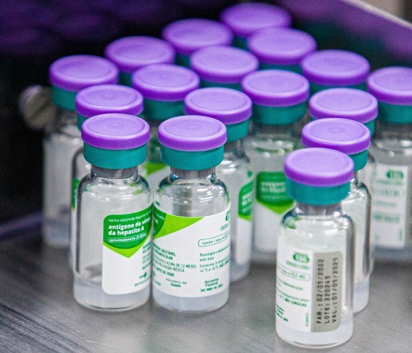 Governo de Minas envia 3 mil doses da vacina contra hepatite A para Belo Horizonte