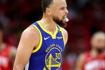 Lesionado, Curry vira preocupação nos Warriors nos playoffs da NBA; Cavs perdem mais uma