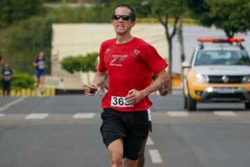 Confira a galeria de fotos da Corrida DeFato Saúde 2025