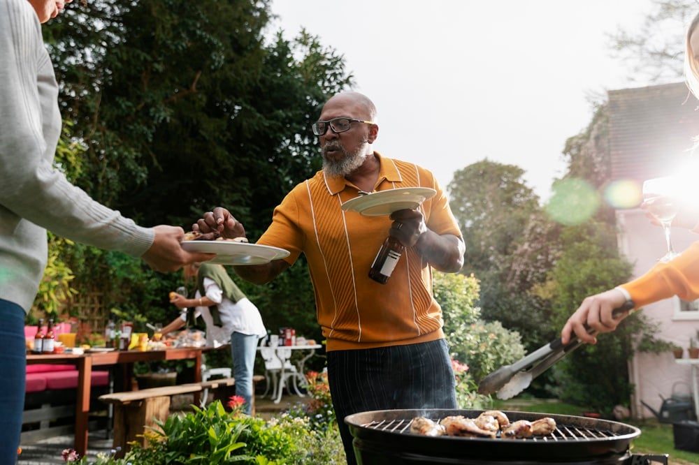 Por que os homens fazem churrasco e as mulheres cozinham?