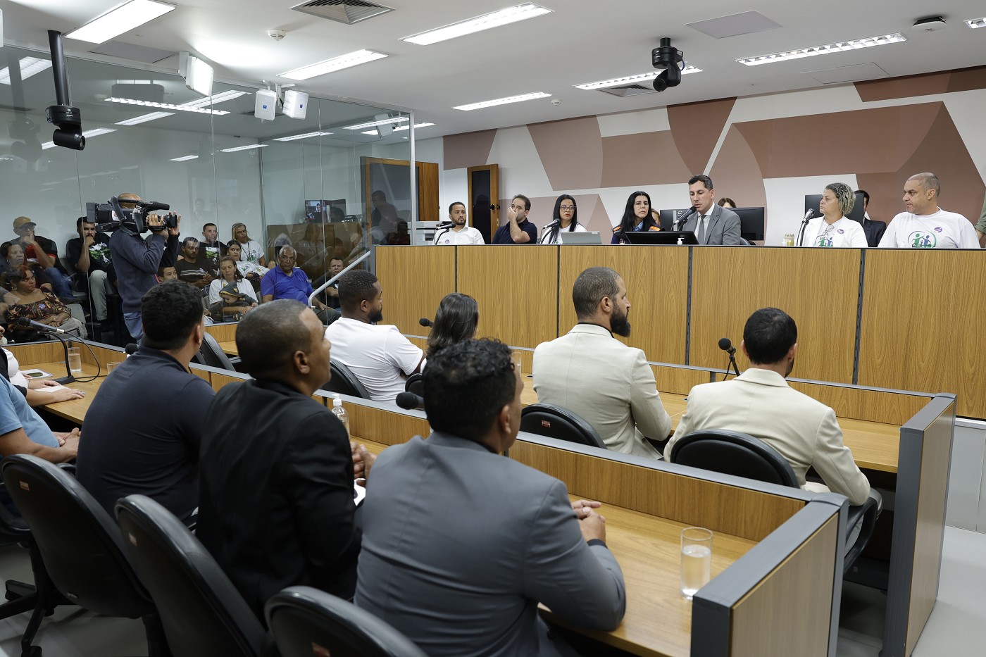 Moradores de Barão de Cocais sofrem com imóveis danificados pela atividade de mineração na região