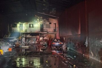 Incêndio em oficina mecânica destrói carros em Belo Horizonte