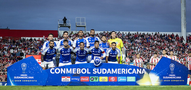 Já eliminado da Sul-Americana, Cruzeiro enfrenta Unión de Santa Fe; rádio Caraça transmite